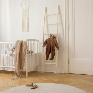 Meubles en bois pour chambre de bébé